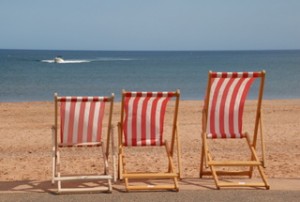 Sprachreisen England - Deckchairs am Strand